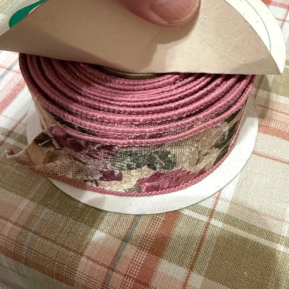 C&G Floral Ribbon Roll - Picture 3 of 7